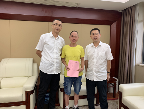 助力少年，點(diǎn)燃希望之光！